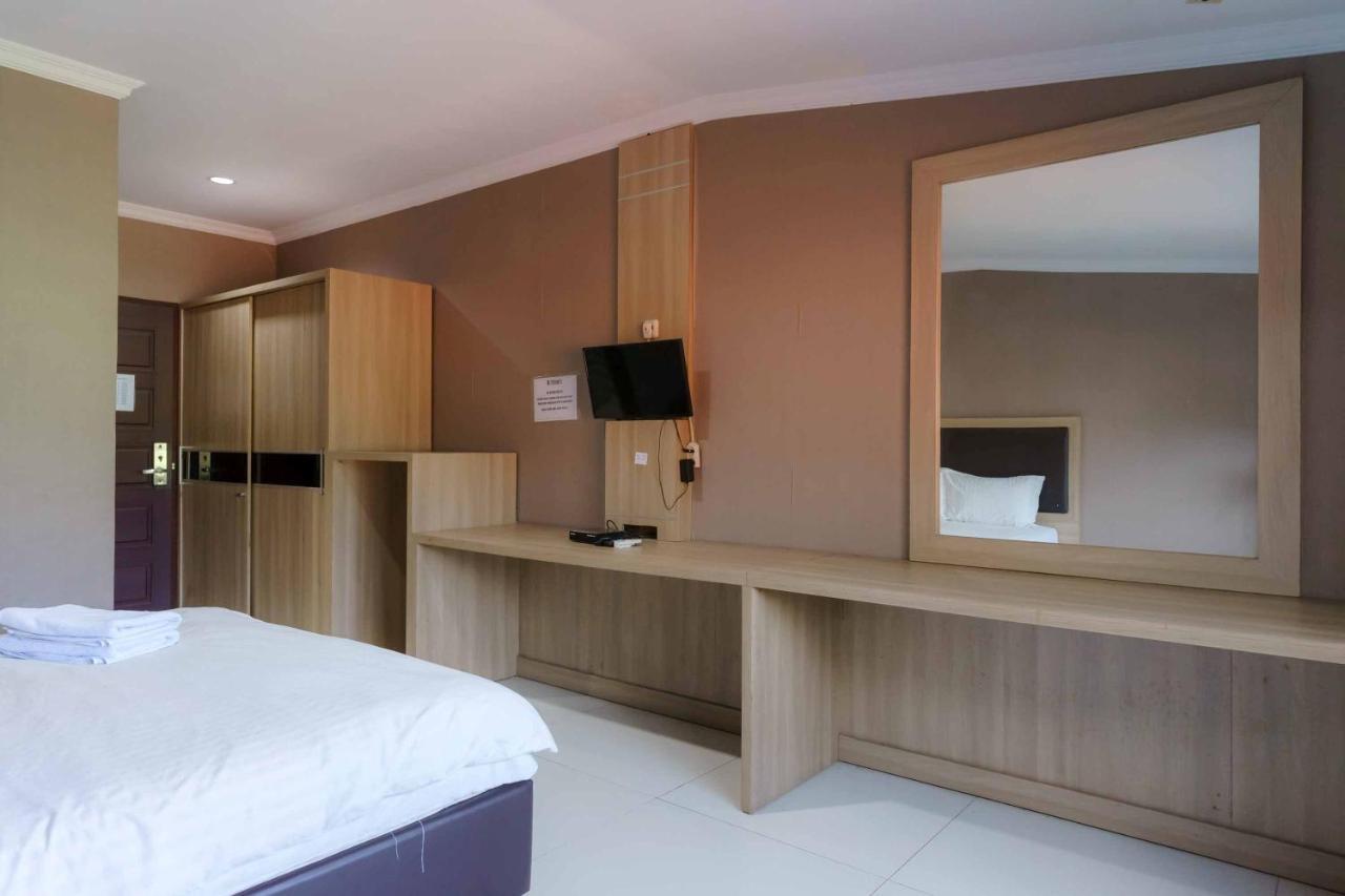 Koolkost Syariah At Taman Simprug Cikarang Hotell Bekasi Exteriör bild