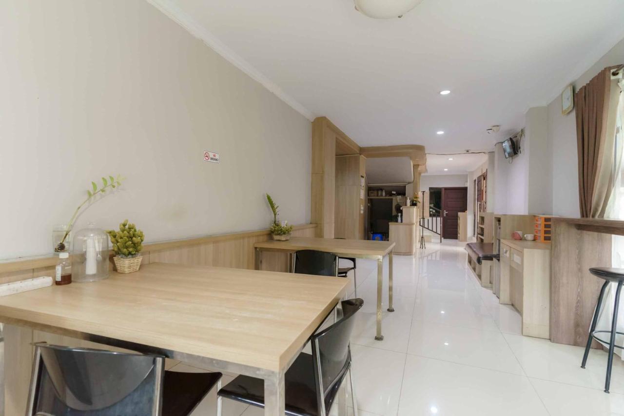 Koolkost Syariah At Taman Simprug Cikarang Hotell Bekasi Exteriör bild
