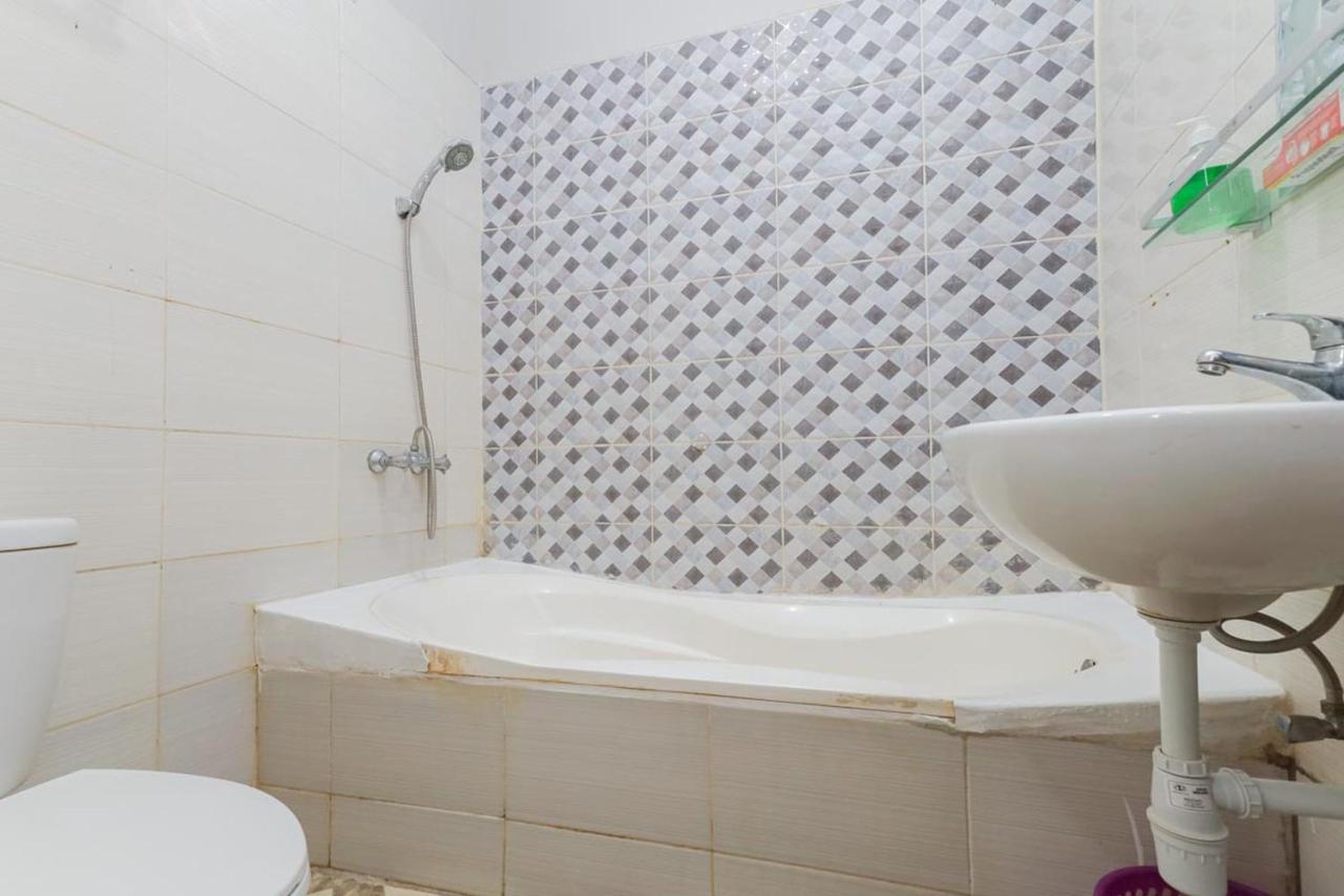 Koolkost Syariah At Taman Simprug Cikarang Hotell Bekasi Exteriör bild
