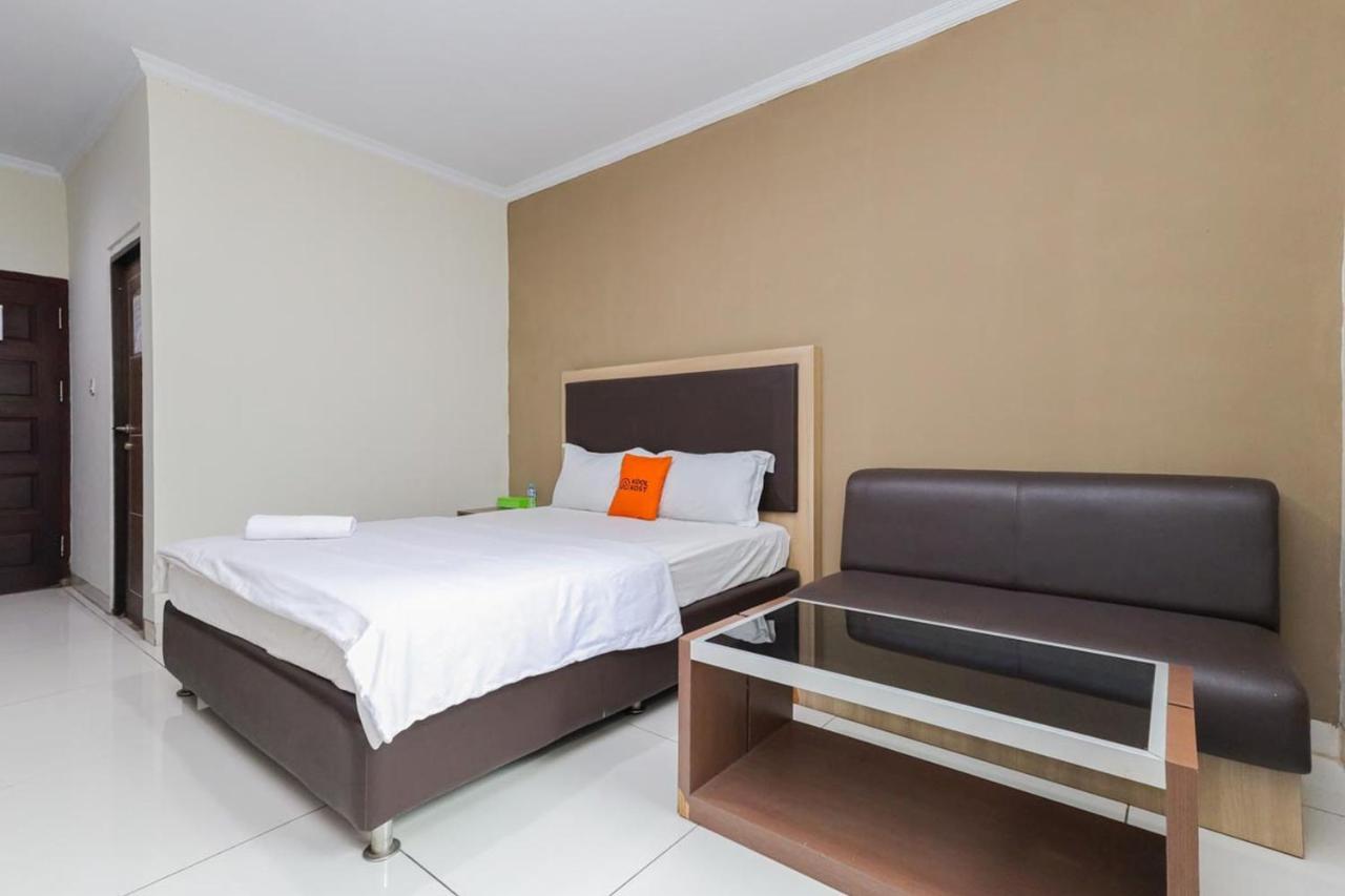 Koolkost Syariah At Taman Simprug Cikarang Hotell Bekasi Exteriör bild